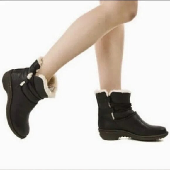Ugg Caspia black leather Sherpa boots - Picture 1 of 15